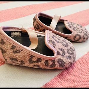 🌸3 for $33! Infant leopard pink flats